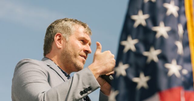 ‘mind-blowing-generosity’:-mike-cernovich-helps-raise-$238k-for-los-angeles-fire-victims