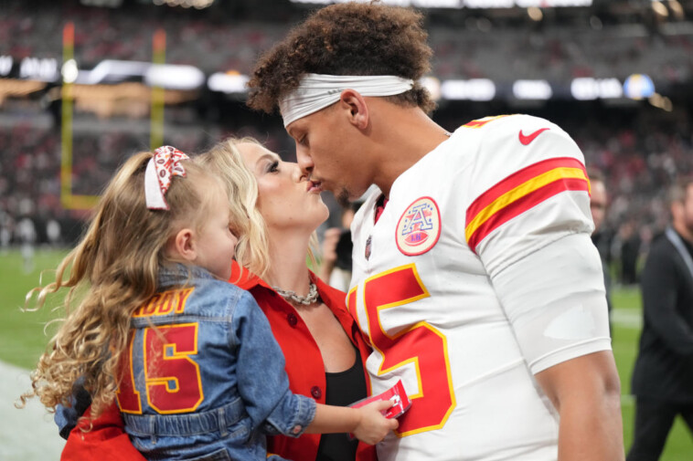 patrick-mahomes-and-wife-brittany-welcome-3rd-child,-golden-raye,-6-days-before-chiefs-face-texans