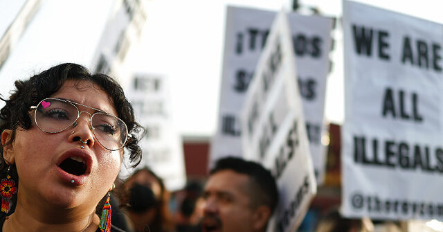 pro-migrant-activists-hold-chicago-rally-to-protest-trump-deportation-policy