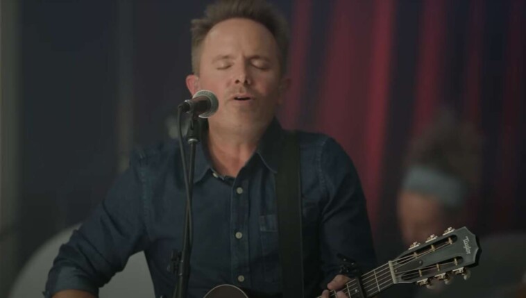 it’s-come-to-this:-chris-tomlin-now-adding-new-choruses-to-his-old-songs