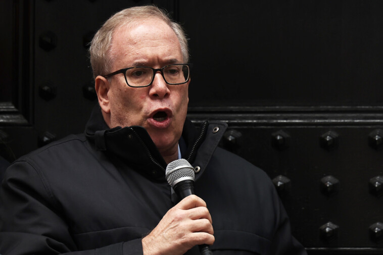 nyc-mayoral-hopeful-scott-stringer-sets-ambitious-goal-of-hiring-3k-cops:-‘we-need-to-make-people-feel-safe’