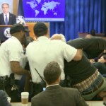 ‘get-your-hands-off-me!’:-reporters-thrown-out-of-blinken-press-conference