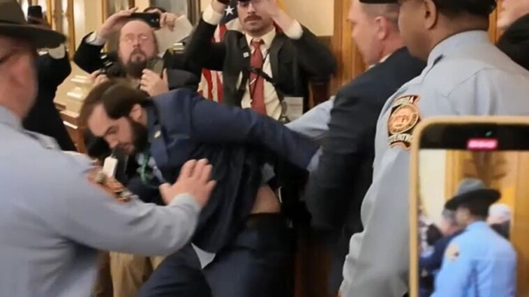 state-senator-pushed-to-the-ground,-arrested-while-trying-to-enter-georgia-house-chamber