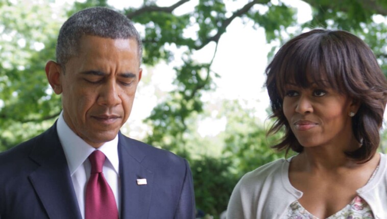 obama-to-divorce-michelle-after-discovering-she’s-actually-a-woman