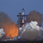 fire-likely-caused-starship-rocket-to-implode,-spacex-says