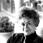 tony-award-winning-british-actress-joan-plowright,-widow-of-laurence-olivier,-dies-at-95