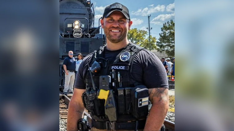 texas-police-officer,-an-army-veteran,-killed-in-line-of-duty-during-car-chase