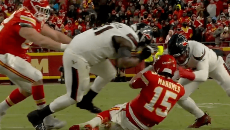 troy-aikman,-nfl-fans-livid-over-controversial-penalty-called-on-patrick-mahomes-hit:-‘come-on!’