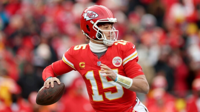 chiefs-knock-off-texans,-mahomes-now-7-0-in-divisional-round