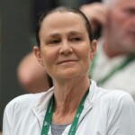 tennis-great-pam-shriver-reveals-grand-slam-trophies,-car-stolen-after-evacuating-from-wildfires