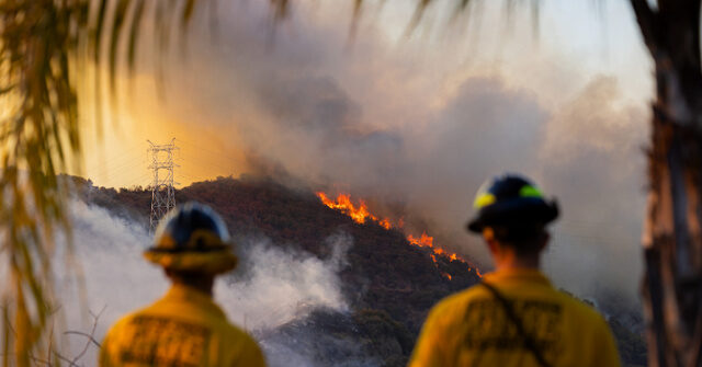 watch:-‘remarkable’-16-year-old-girl-braves-la.-fires-to-ride-horse-14-miles-to-safety