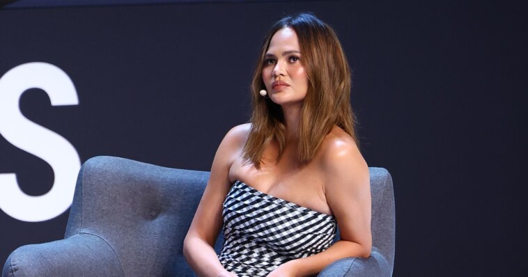 in-true-shocker-chrissy-teigen-has-the-best-take-on-tiktok-shutdown-–-we-never-saw-it-coming