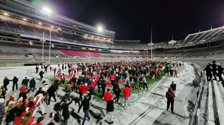 ohio-state-fans-break-into-ohio-stadium-to-celebrate-1st-national-title-since-2014