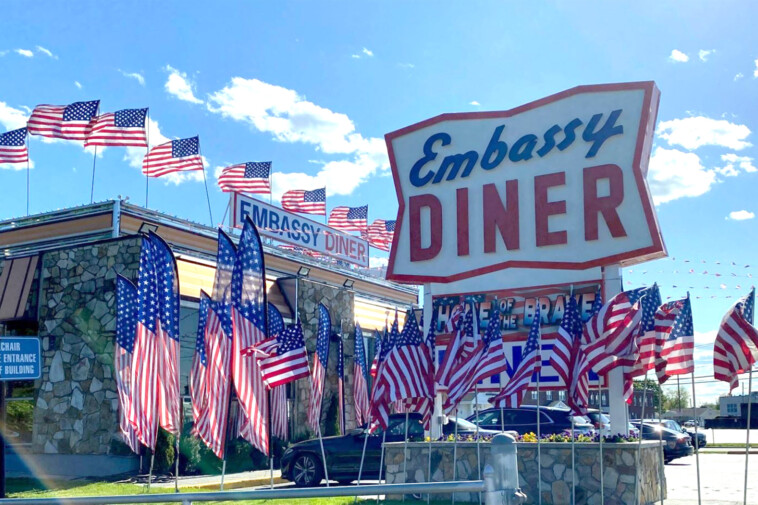 inside-li’s-most-patriotic-diner-that’s-a-haven-for-first-responders:-‘this-place-is-so-special’