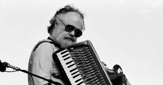 garth-hudson,-master-instrumentalist-and-last-surviving-member-of-the-band,-dies-at-87