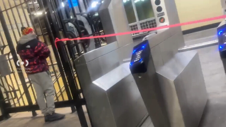 15-year-old-boy-injured-falling-from-train-while-subway-surfing-in-the-bronx