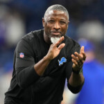 jets-hire-aaron-glenn-to-end-coaching-search