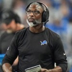 jets-hire-lions-defensive-coordinator-aaron-glenn-as-new-head-coach:-reports