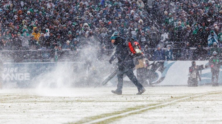 eagles-sell-dirty-snow-from-playoff-game-vs.-rams-to-fans-for-$50,-and-it-sells-out-in-hours