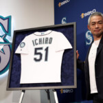 ichiro-suzuki-invites-lone-writer-who-left-him-off-hof-ballot-to-have-‘drink-together’-and-‘a-good-chat’