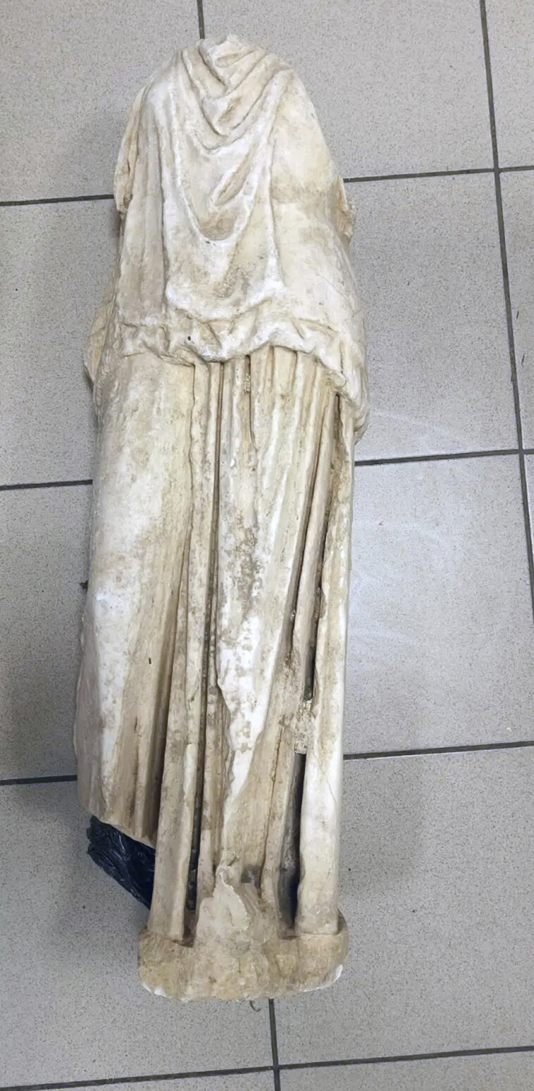 2,000-year-old-statue-found-abandoned-in-garbage-bag-in-greece