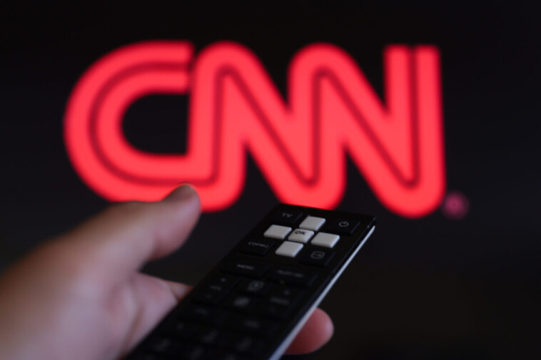 is-this-the-end-of-cnn?-an-interview-with-puck-news’-dylan-byers