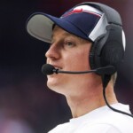 sources:-texans-fire-oc-slowik-after-2-seasons