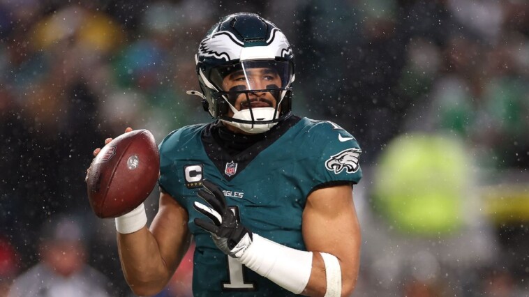 eagles’-hurts-‘progressing,’-may-wear-knee-brace