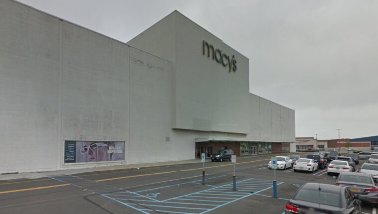 17-year-old-stabbed-another-teen-inside-long-island-macy’s,-ny-cops-say