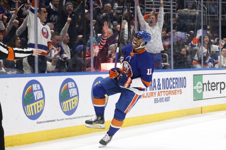 islanders-refuse-to-lay-down-on-playoff-chase-as-hot-streak-continues-with-win-over-flyers