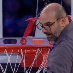 knicks-kings-game-delayed-to-check-rim-after-og-anunoby-dunk