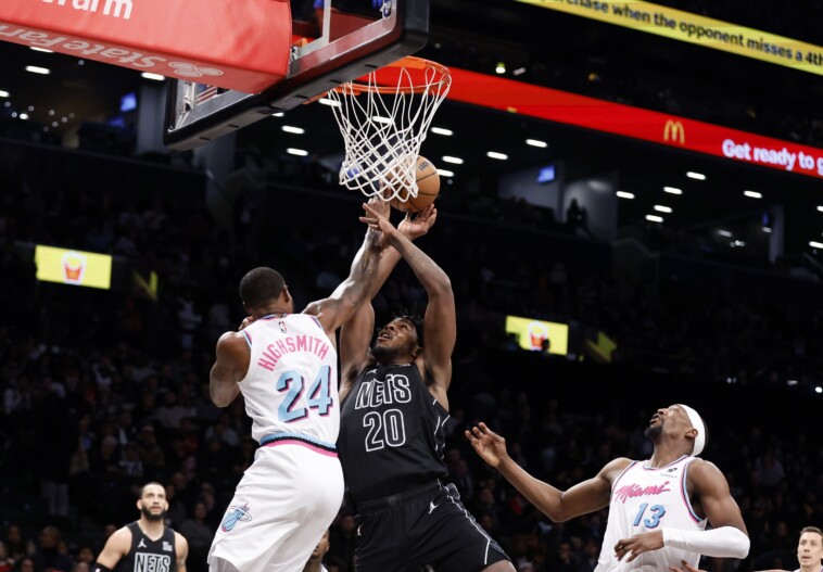 nets-battle-but-fall-to-heat-on-vince-carter’s-jersey-retirement-night