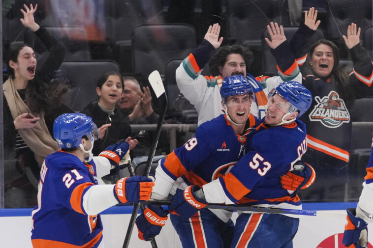 brock-nelson’s-ot-goal-leads-islanders-to-thrilling-comeback-win-over-hurricanes