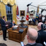 inside-the-oval-office:-what-biden-decor-did-trump-ditch?