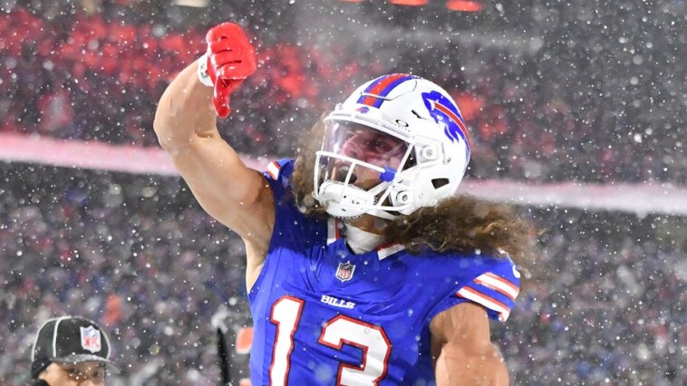 bills’-mack-hollins-drums-up-fashion-statement-with-‘muppets’-gear-at-afc-championship