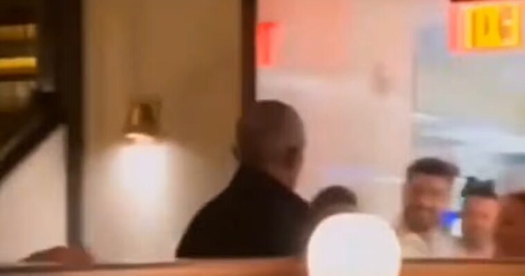 barack-obama-spotted-at-ritzy-dc-restaurant-without-michelle-amid-divorce-rumors-(video)