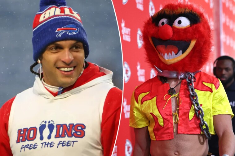 bills’-mack-hollins-arrives-for-afc-championship-game-in-wild-animal-muppet-outfit