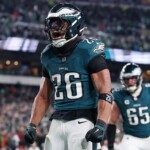 saquon-barkley’s-three-touchdowns-propel-eagles-to-super-bowl-2025-with-rout-of-commanders