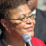 disgraced-mayor-karen-bass-caves-to-trump’s-demands-after-public-rebuke-—-parts-of-palisades-set-for-immediate-reopening