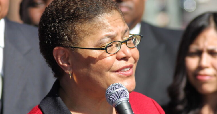 disgraced-mayor-karen-bass-caves-to-trump’s-demands-after-public-rebuke-—-parts-of-palisades-set-for-immediate-reopening