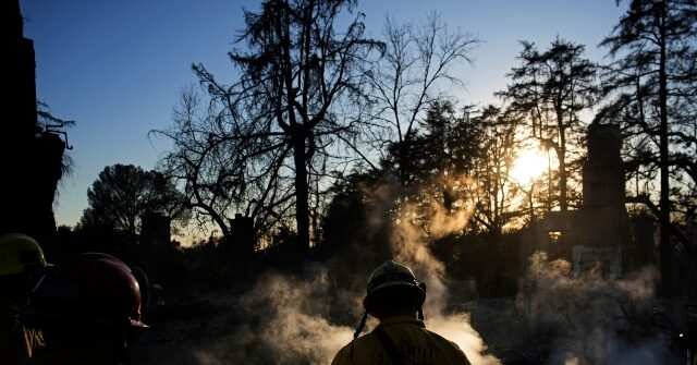 eaton-fire:-man-proposes-to-girlfriend-after-finding-engagement-ring-in-ashes-of-altadena-home