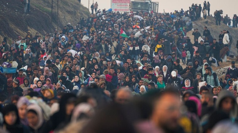 palestinians-stream-back-to-northern-gaza-after-israel-lifts-closure