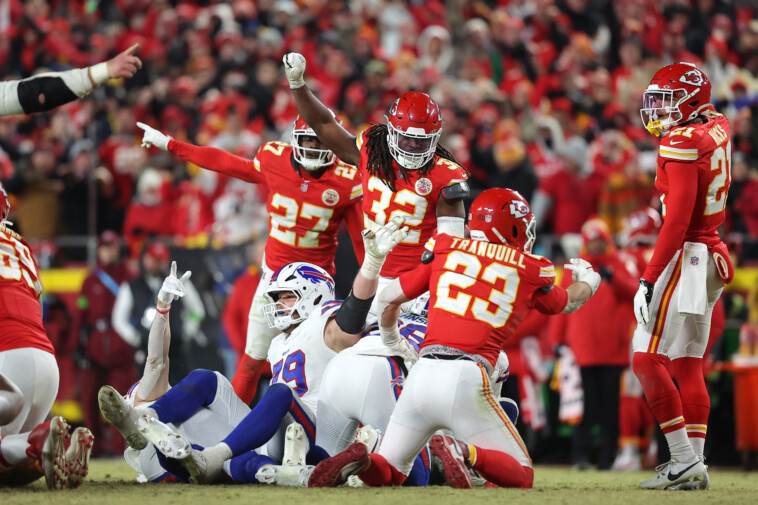 chiefs’-drue-tranquill-dunks-on-dave-portnoy-after-barstool-founder-loses-$1-million-super-bowl-bet