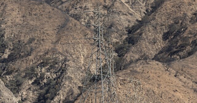 video-shows-eaton-fire-may-have-started-with-socal-edison-transmission-towers