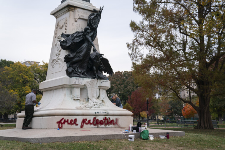 trump-reinstates-executive-order-protecting-monuments-to-deter-‘pro-hamas-related-vandalism’