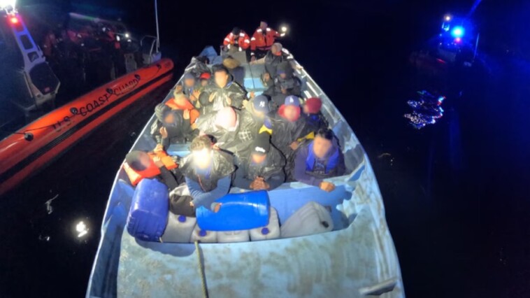 coast-guard-stops-boat-carrying-21-illegal-immigrants-heading-toward-san-diego