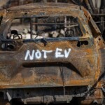 los-angeles-fire-cleanup-complicated-by-‘unprecedented’-number-of-evs-with-combustible-lithium-ion-batteries