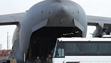 first-us.-military-flight-carrying-illegal-criminal-aliens-lands-at-guantanamo-bay