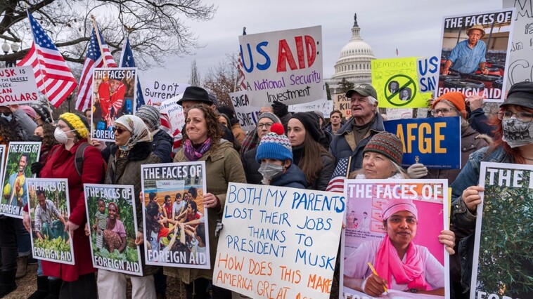 dc-federal-workers-in-a-‘panic’-over-novel-experience-of-job-insecurity-with-trump-cuts