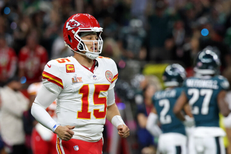 patrick-mahomes’-nightmare-first-half-has-chiefs-down-big-in-super-bowl-2025